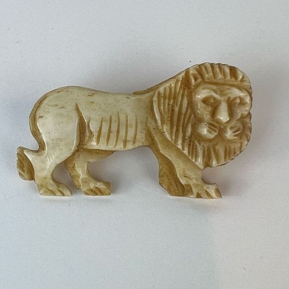 No Brand Jewelry - Vintage Lion Brooch Carved Cream Animal Pin
